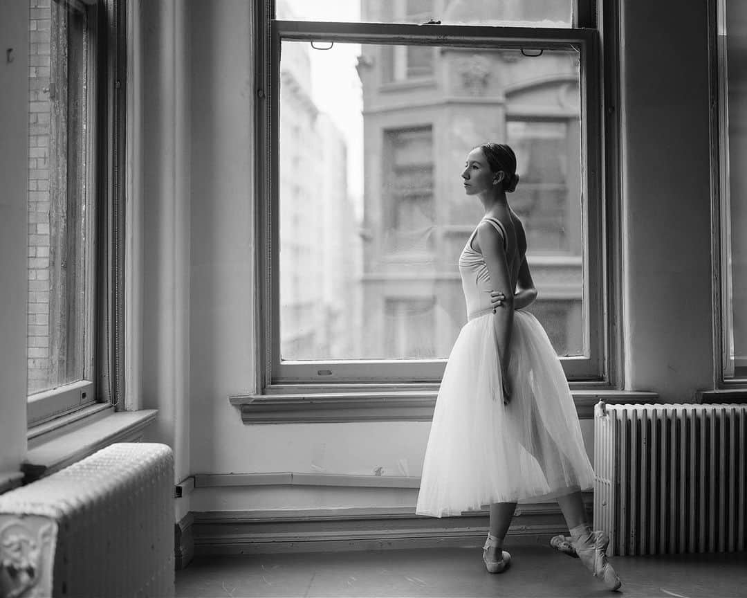 ballerina projectさんのインスタグラム写真 - (ballerina projectInstagram)「𝗜𝘀𝗮𝗯𝗲𝗹𝗹𝗮 𝗕𝗼𝘆𝗹𝘀𝘁𝗼𝗻 at 890 Broadway. #ballerina - @isabellaboylston #890broadway #newyorkcity #ballerinaproject #ballerinaproject_ #ballet #dance #balletstudio #isabellaboylston #sonyalpha #zeissotus   𝗕𝗮𝗹𝗹𝗲𝗿𝗶𝗻𝗮 𝗣𝗿𝗼𝗷𝗲𝗰𝘁 𝗯𝗼𝗼𝗸 is now in stock. Go to @ballerinaprojectbook for link.」12月29日 23時39分 - ballerinaproject_
