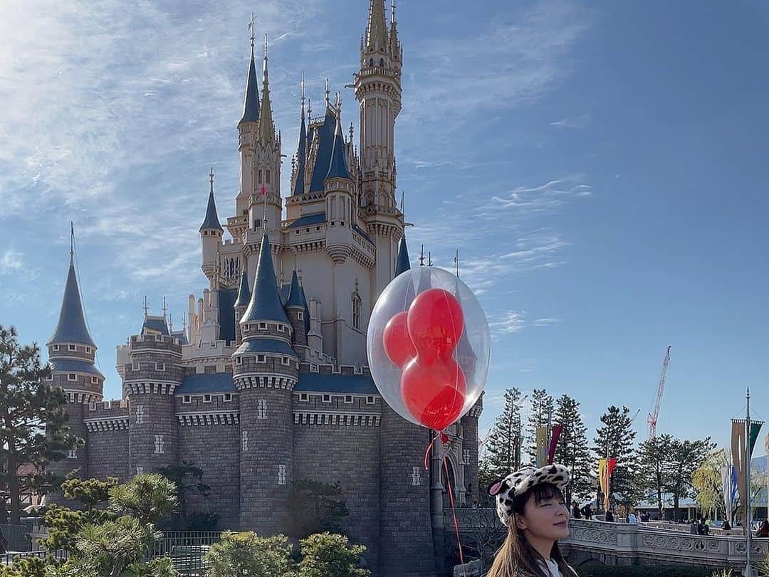 椎名美月さんのインスタグラム写真 - (椎名美月Instagram)「ディズニーは空にも魔法をかけとるんか？  #ディズニー投稿続いてごめんなさい #ディズニー #東京ディズニーランド #ランドホテル #空 #空が好きな人と繋がりたい」12月29日 23時40分 - mizkiss