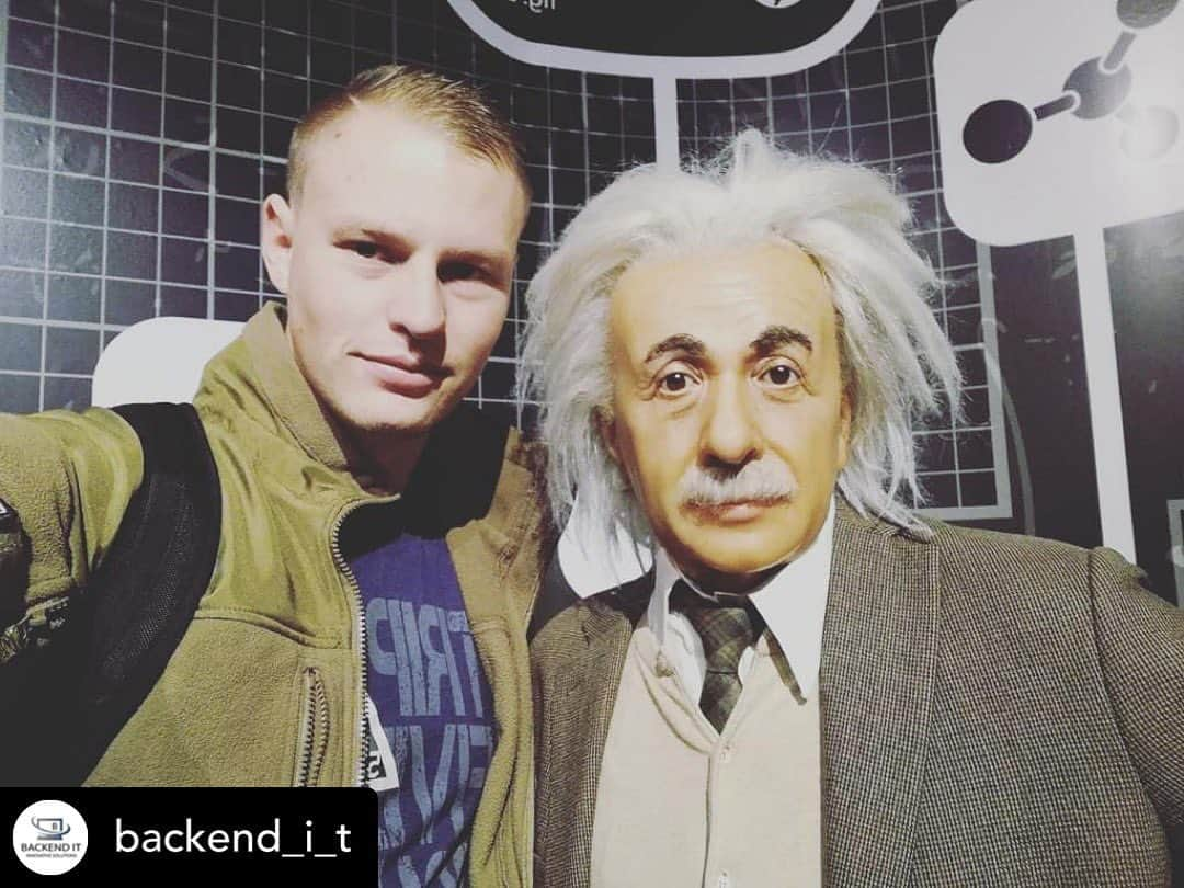 アルベルト・アインシュタインさんのインスタグラム写真 - (アルベルト・アインシュタインInstagram)「When you meet Einstein at a wax museum. Posted @withregram • @backend_i_t」12月29日 23時48分 - alberteinstein