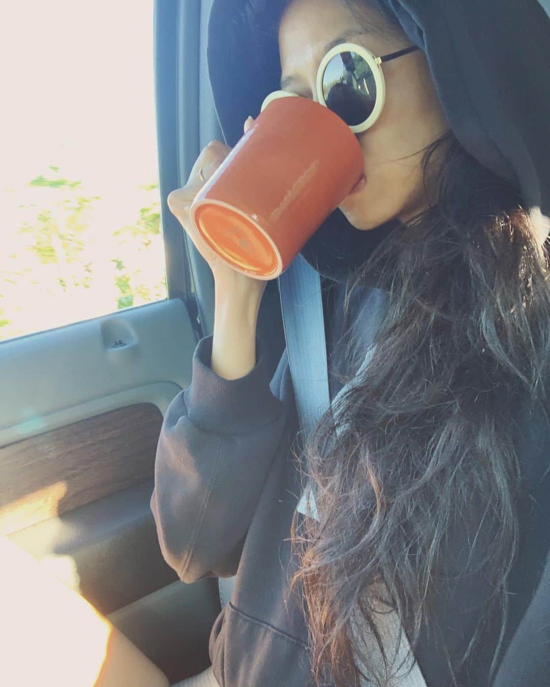 福本幸子さんのインスタグラム写真 - (福本幸子Instagram)「Always mugs. 車内もスタバもなるべくマグで。」12月29日 23時52分 - okinawajudy
