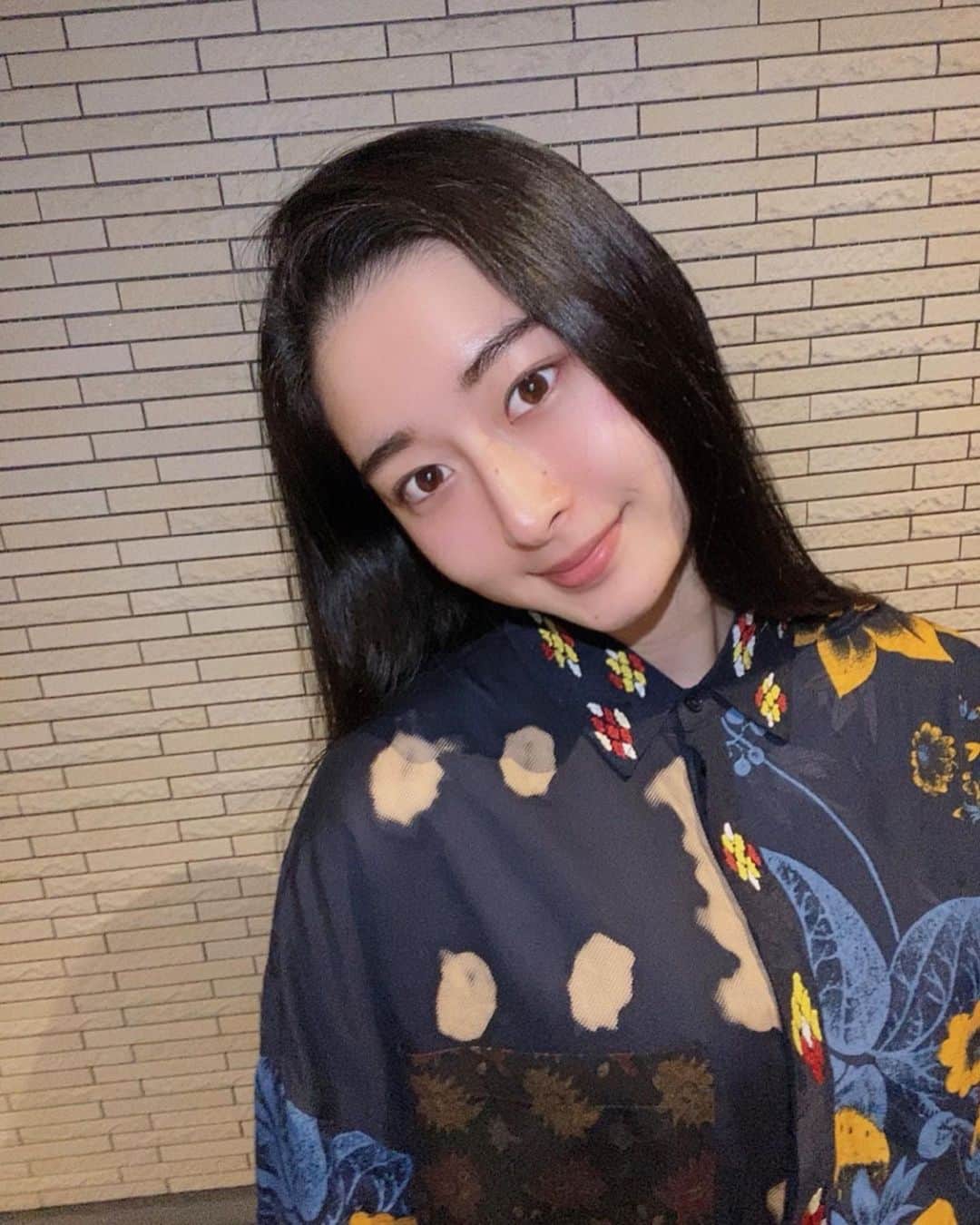西山なずなのインスタグラム：「. happy birthdayでした〜 お祝いしてくださった皆さん本当にありがとうございます！♡ 21歳のわたしもよろしくお願いします💙💜💚 21歳もぶっ飛ばしていきます、頑張っていきます！！！」