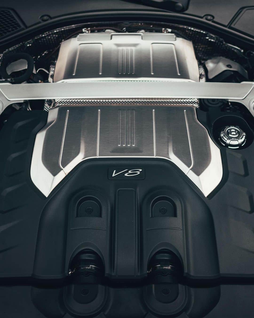 ベントレーさんのインスタグラム写真 - (ベントレーInstagram)「I will put my best self forward. The #NewFlyingSpur V8. #Resolutions _ #Bentley Flying Spur V8 WLTP drive cycle: combined fuel consumption: 22.2 mpg (12.7 l/100 km), combined CO₂: 288 g/km」12月30日 0時05分 - bentleymotors