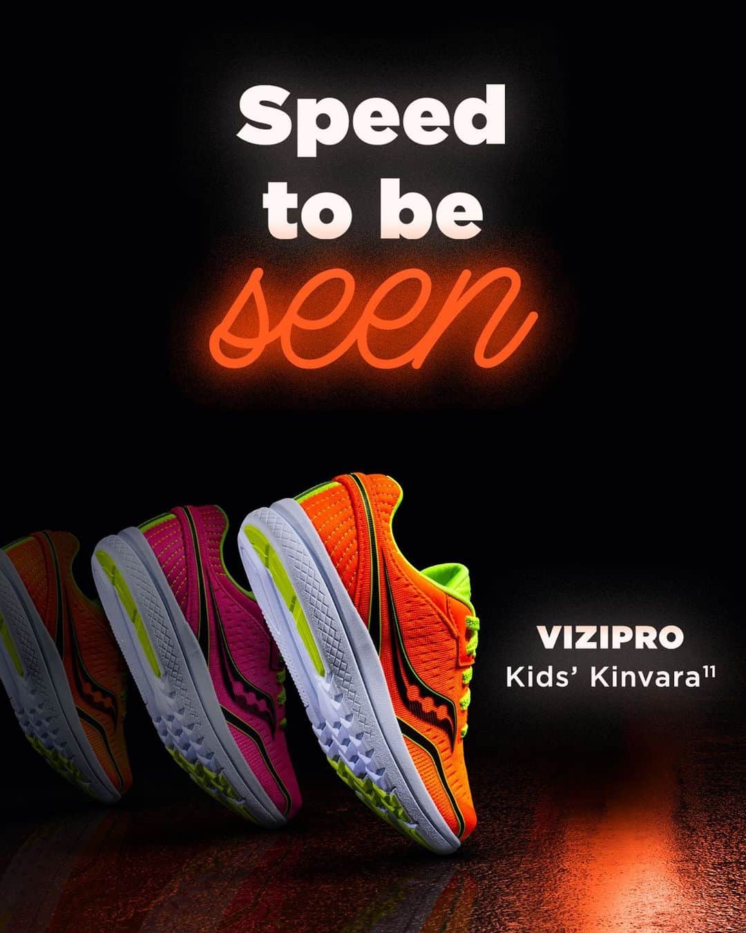 サッカニーさんのインスタグラム写真 - (サッカニーInstagram)「Speed to be seen. ⁣ ⁣ The shoe you love is now available in kids. Built with reflective elements and ultra-neon colors, the VIZIPRO Kinvara 11 will brighten up playtime.⁣ ⁣ #SauconyKids #RunForGood」12月30日 0時19分 - saucony