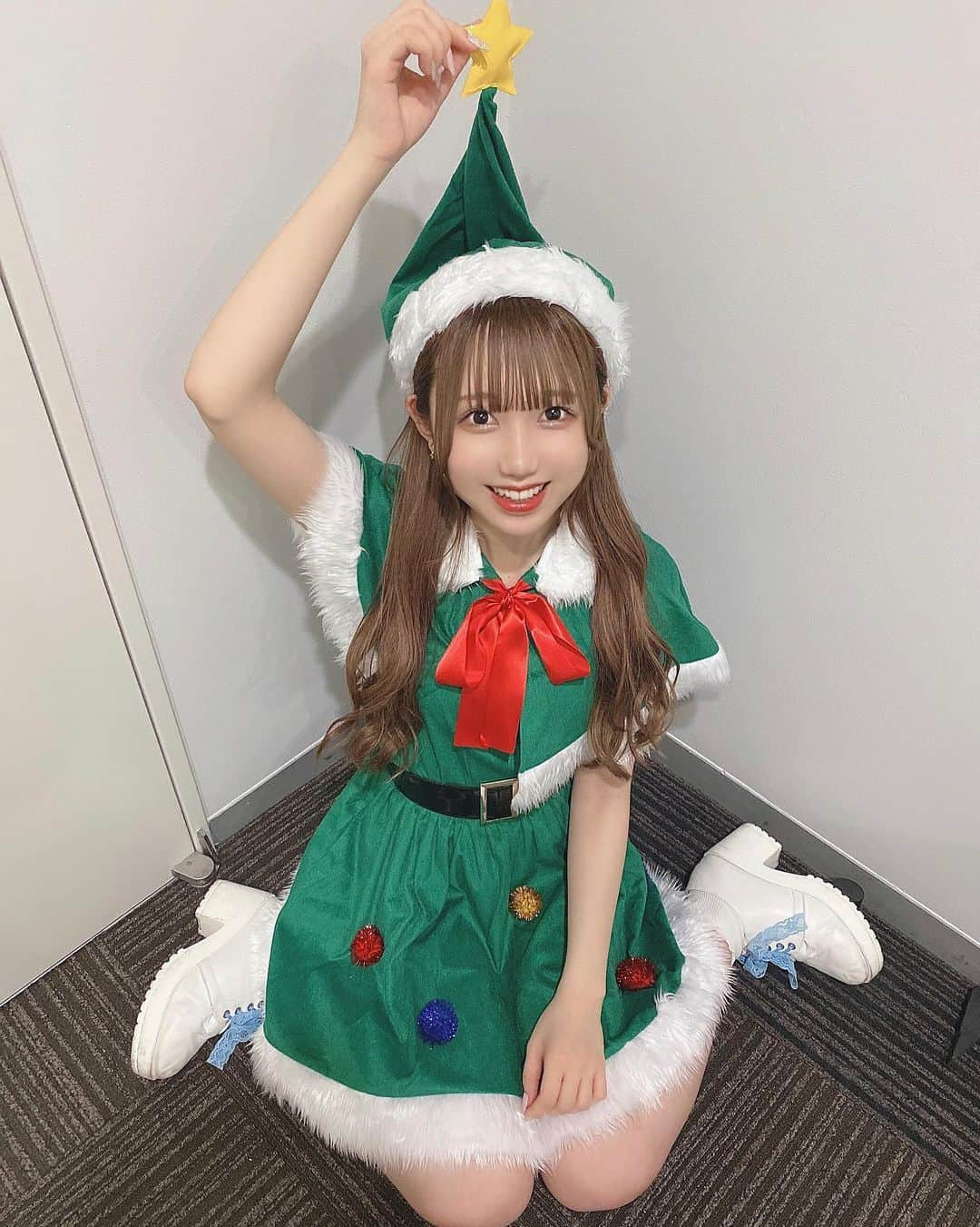 楠木しゅりさんのインスタグラム写真 - (楠木しゅりInstagram)「🎄🎄🎄」12月30日 0時13分 - kusunoki_shuri