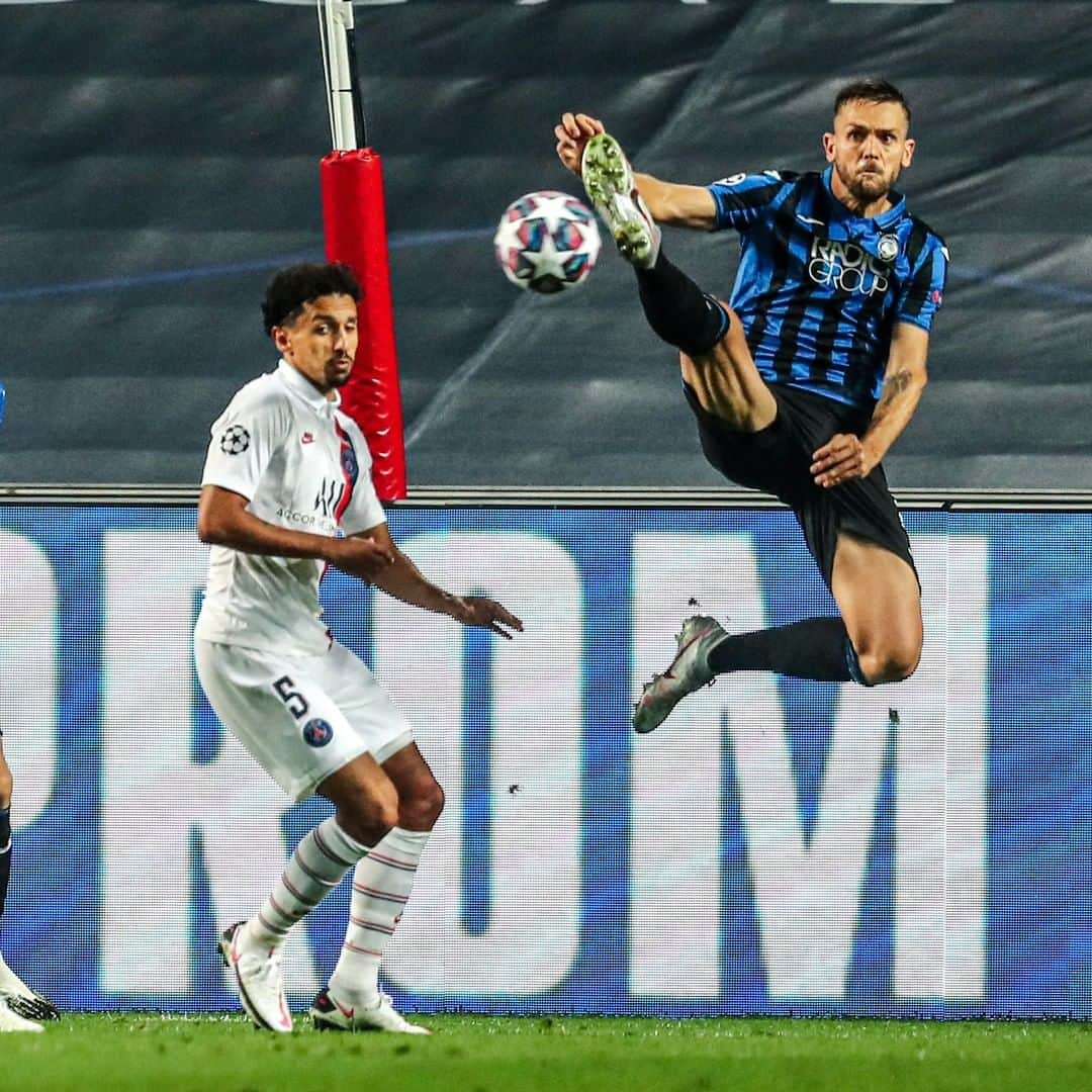 アタランタBCさんのインスタグラム写真 - (アタランタBCInstagram)「Un anno pieno di azione 🎬 An action-packed year 🤸‍♂️ ⠀ #GoAtalantaGo ⚫️🔵 #Atalanta #BergAMO #ForzaAtalanta #football」12月30日 0時20分 - atalantabc