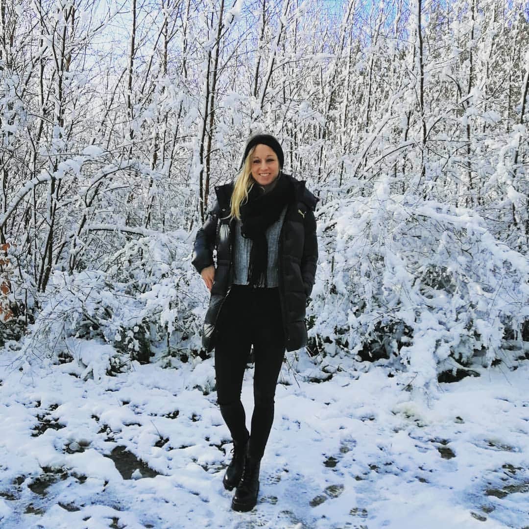 Kathy Hendrichさんのインスタグラム写真 - (Kathy HendrichInstagram)「Da bist du ja... ❄️🤍 #winterwonderland」12月30日 0時29分 - kathy_hendrich