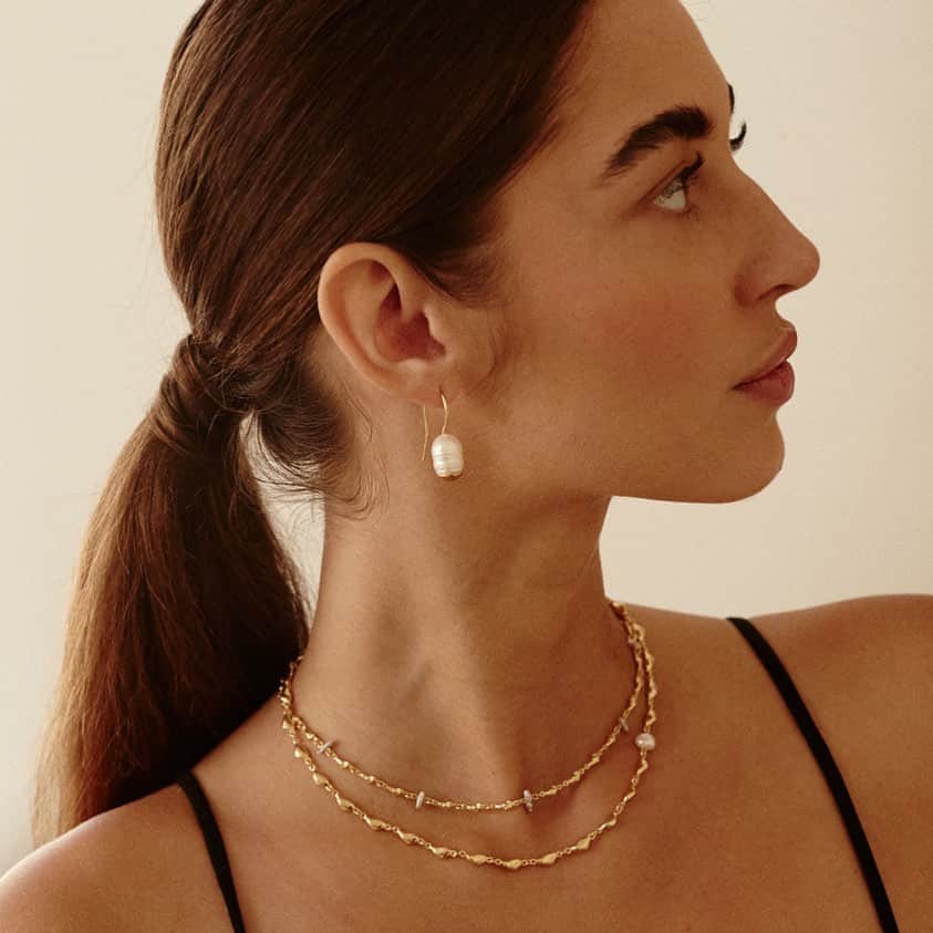 チャンルーのインスタグラム：「Not your average layering necklaces. These cable chain links are casted from gorgeous keshi pearls!」