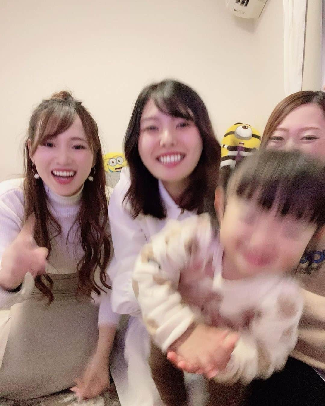 YOUKORINさんのインスタグラム写真 - (YOUKORINInstagram)「久しぶりに集まれて嬉しい🥰💕#べびたん#YMCE#チーム名#お久しぶりです#みんな元気で何より#子ども含めての集合写真の大変さ#女の子#何故か呼び捨てにされる#可愛いから許す#怒り方の癖#鹿が怖い年頃#積み木ガチ勢#女子会#地元#ちびーず#ころころころがって#頭に残るメロディー#また飲もう#らぶ#きゅんきゅんしたい年頃」12月30日 0時52分 - xxy0uc0riinxx