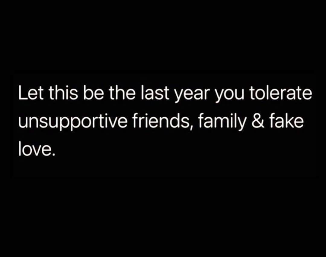 アンナ・ハウスさんのインスタグラム写真 - (アンナ・ハウスInstagram)「Weak people spread rumors. Ignorant people believe them. The disingenuous always spread negativity but the ones striving to be authenthic spread positivity. “Fake people are like soap bubbles, they pop out when the sun shines brightly.” Chiranjude Bird #2021#postivevibes」12月30日 0時58分 - yomania