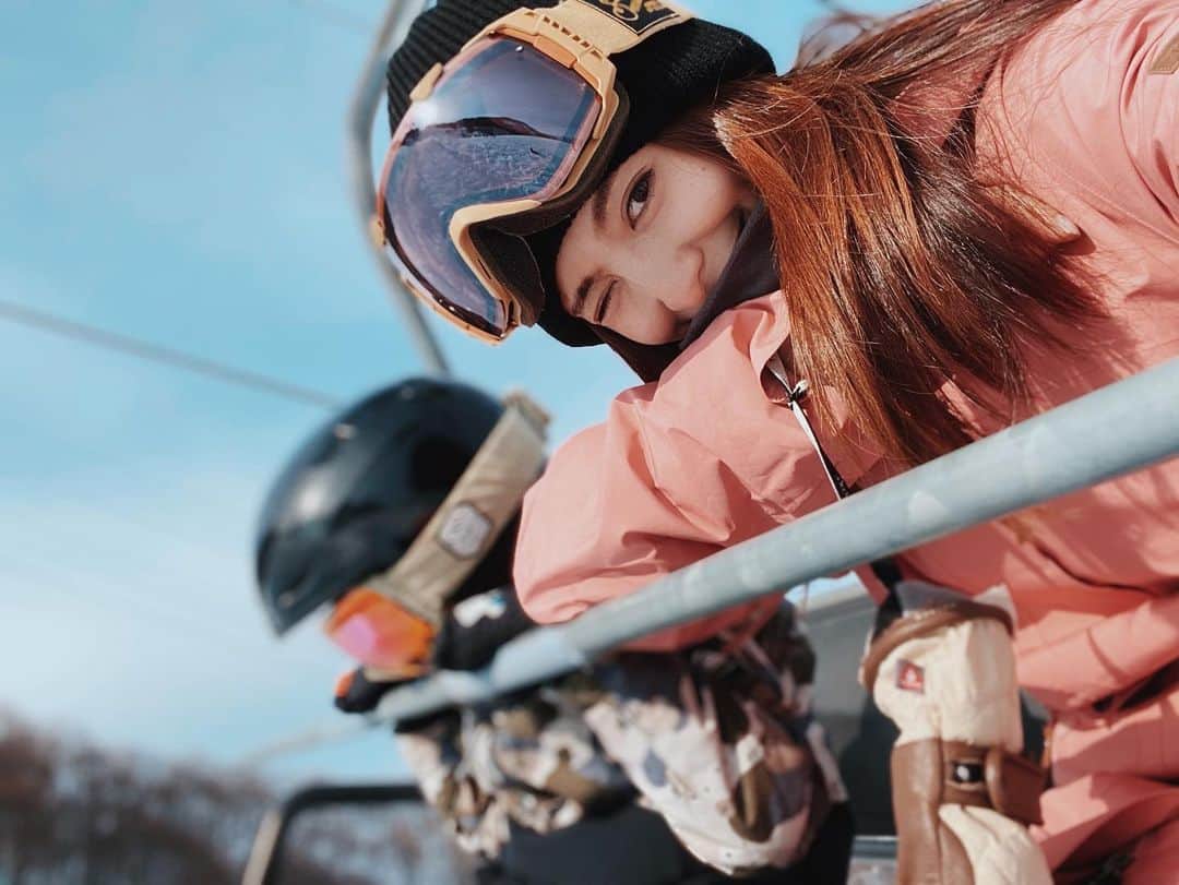 高橋菜摘さんのインスタグラム写真 - (高橋菜摘Instagram)「. 隣は普段おしゃべりなのに 滑る時はやたらクールな 小さな彼氏です👦🏽 #seasonin . . . #スノーボード #スノボ #スノーボードウェア  #スノーボード女子 #スノーボードキッズ #キッズ　 #キッズスノーボーダー #ママボーダー #男の子ママ #roxy #quicksilver #japan #snow #roxyjapan  #snowboarding #snowlife #boy #snowboard」12月30日 10時40分 - natsu128