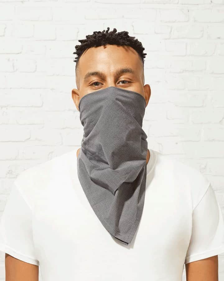 ケネスコールのインスタグラム：「Our super soft cotton Protective Bandanas feature antimicrobial HeiQ V-block technology. One size saves all. #StaySafeOutThere #WearAFuckingMask #ProtectEachOther  When you shop at KennethCole.com, we’ll donate to The New York Public Library in support of The Harry Belafonte Black Liberation Speaker Series. Info link in bio.」