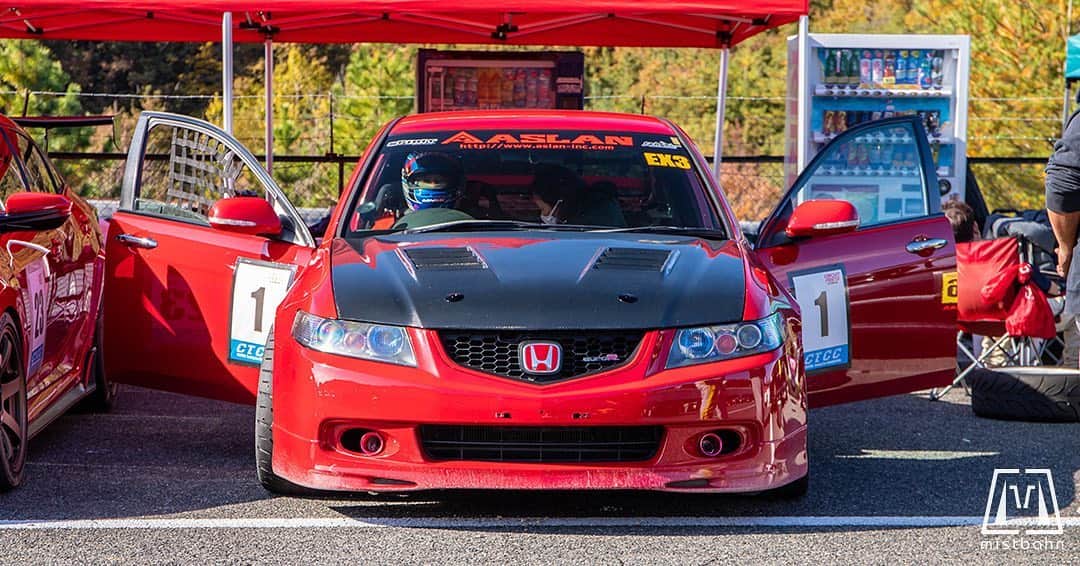 のインスタグラム：「_ ASLAN Honda CL7 Accord Euro R _ Shot on Nov-15 2020 "Circuit Festa" held at Central Circuit "CTCC (CENTRAL TOURING CAR CHAMPIONSHIP)" . _ owner: @aslan_inc_japan photo: @mistbahn _ JP) 2020年11月15日のセントラルサーキットで開催された「サーキットフェスタ」内の「CTCC (セントラル・ツーリングカー・チャンピオンシップ）」で撮影。 _ _ #circuitfesta #サーキットフェスタ #ctcc #centraltouringcarchampionship #hondaonemakerace #centralcircuit #セントラルサーキット #aslan #アスラン #aslan_inc_japan #hondaccord #ホンダアコード #アコード #accord #cl7 #tsxgang #tsxgangworldwide #cl9 #cl1 #tsx #hondaaccordeuror #euror #kseries #k20a #k20 #rays #te37 #timeattack #timeattackjapan #hondasontrack」