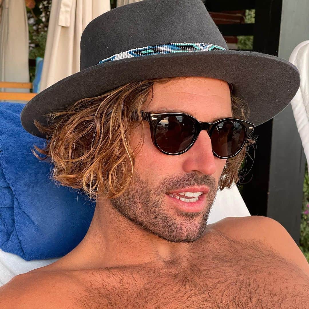 ブロディ・ジェンナーのインスタグラム：「New Hat. New Year. Same Shit.」