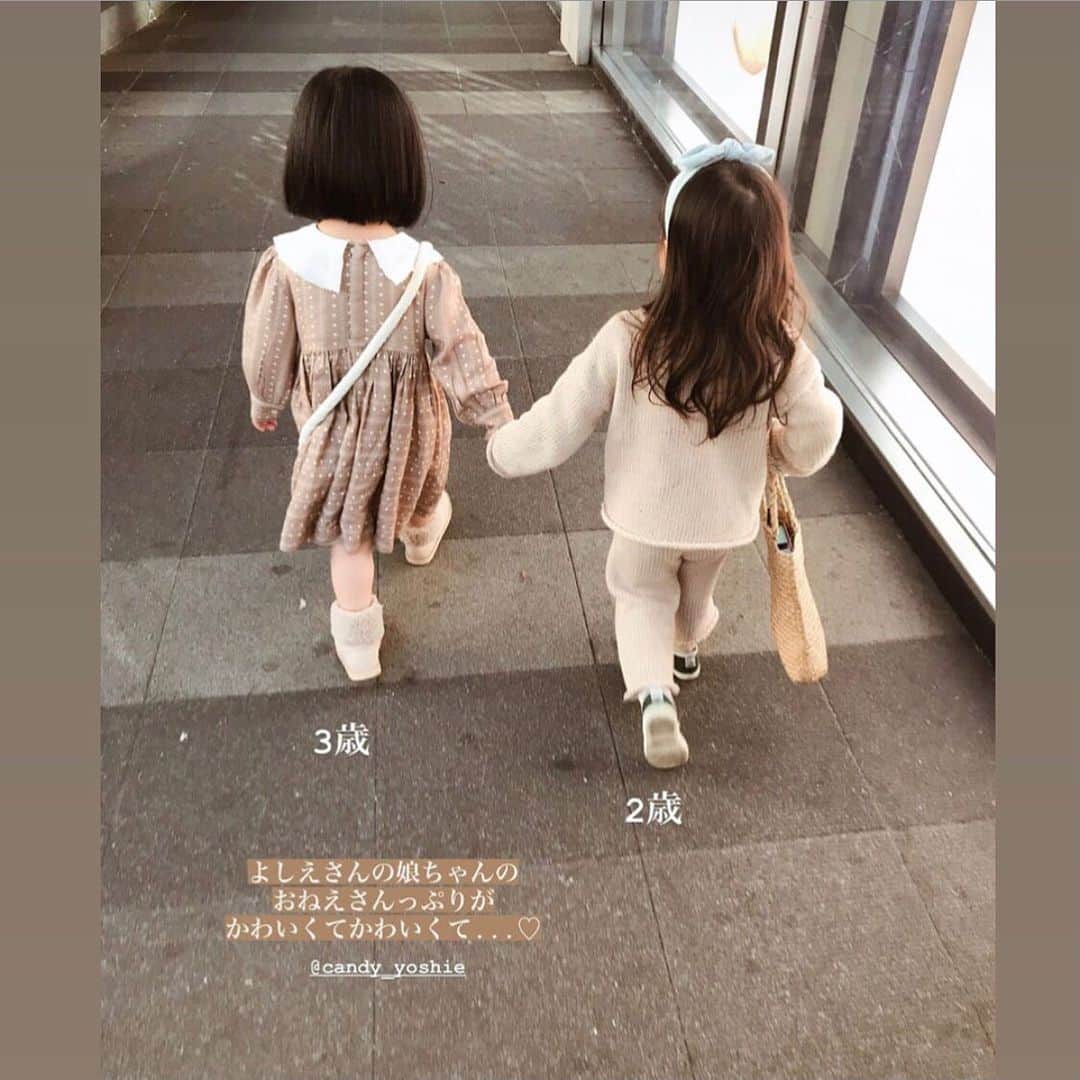 板橋よしえのインスタグラム：「. 想い出備忘録📝  (画像は @amo_whale ちゃんのSTORYより) 娘とAMOちゃんの娘ちゃんは1歳違い。 ひさしぶりに会ったからか最初はふたりともモジモジしていたけれど、いつの間にかふたりでソファーの上をピョンピョン飛んだり、一緒に折り紙したり、すっかり意気投合👭 お別れしてから「もっと〇〇ちゃんと遊びたかった～」とずっと言っていた娘。 またAMOちゃんのお家に遊びにいこうね☺️」