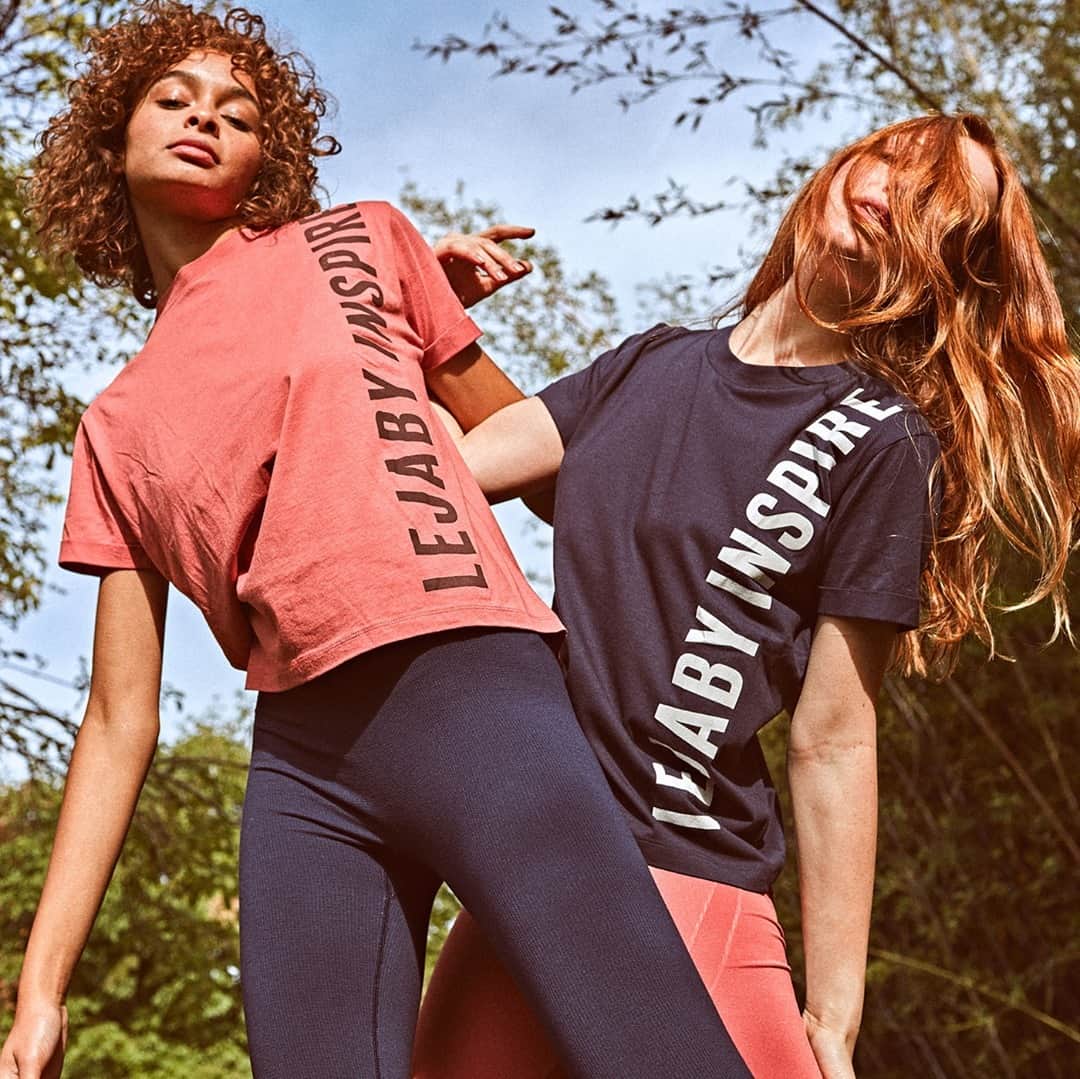 レジャビーのインスタグラム：「Des couleurs en parfaite harmonie — when colours match perfectly #lejabyinspire #maisonlejaby #activewear #sportswear #sporty #chic #modal #greenmind」