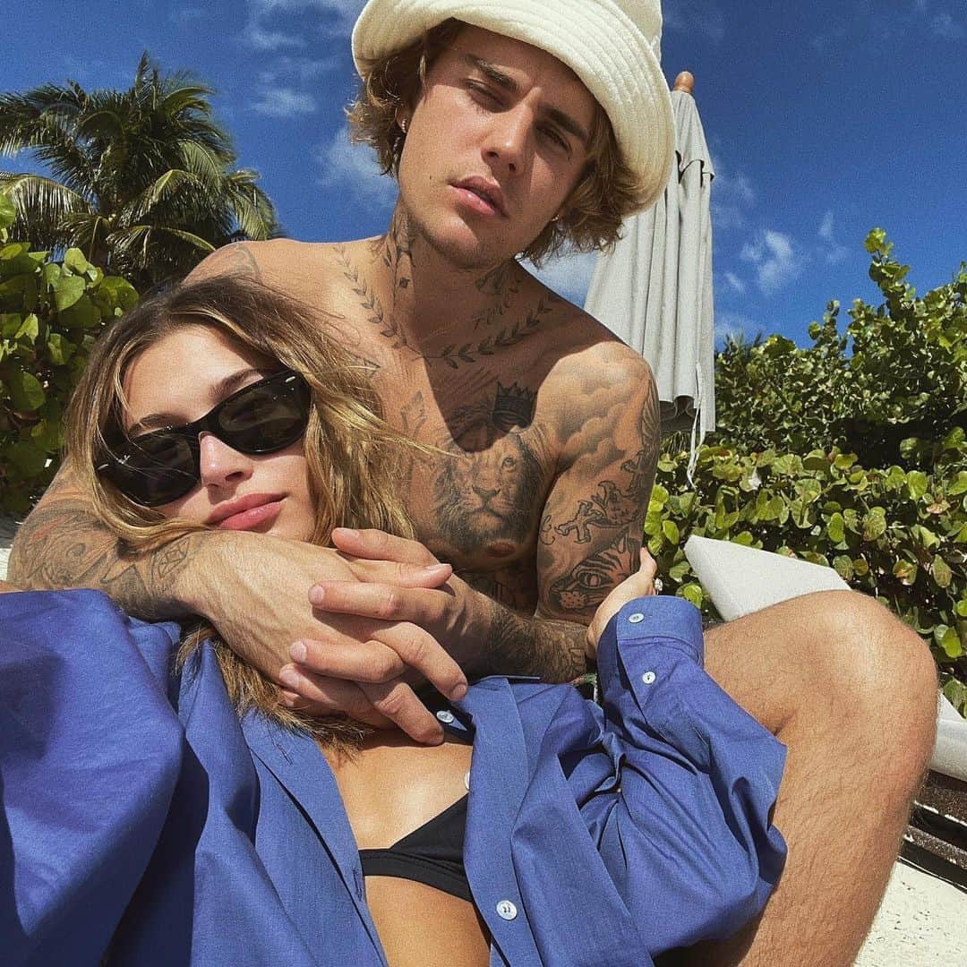 Teen Vogueさんのインスタグラム写真 - (Teen VogueInstagram)「Hailey Bieber just had the perfect response to Justin's NSFW Instagram comment 🙈 See for yourself at the link in bio.」12月30日 3時00分 - teenvogue