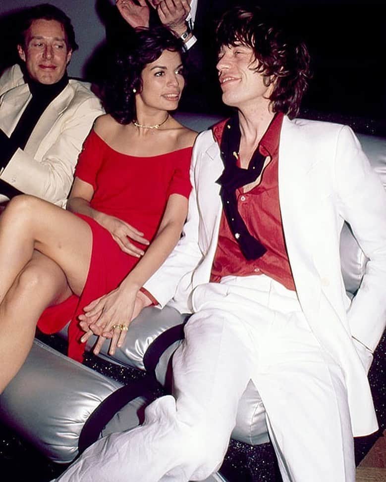 ホルストンのインスタグラム：「#HALSTONRED: Halston, Bianca and Mick Jagger at Studio 54 for her birthday in 1977.」