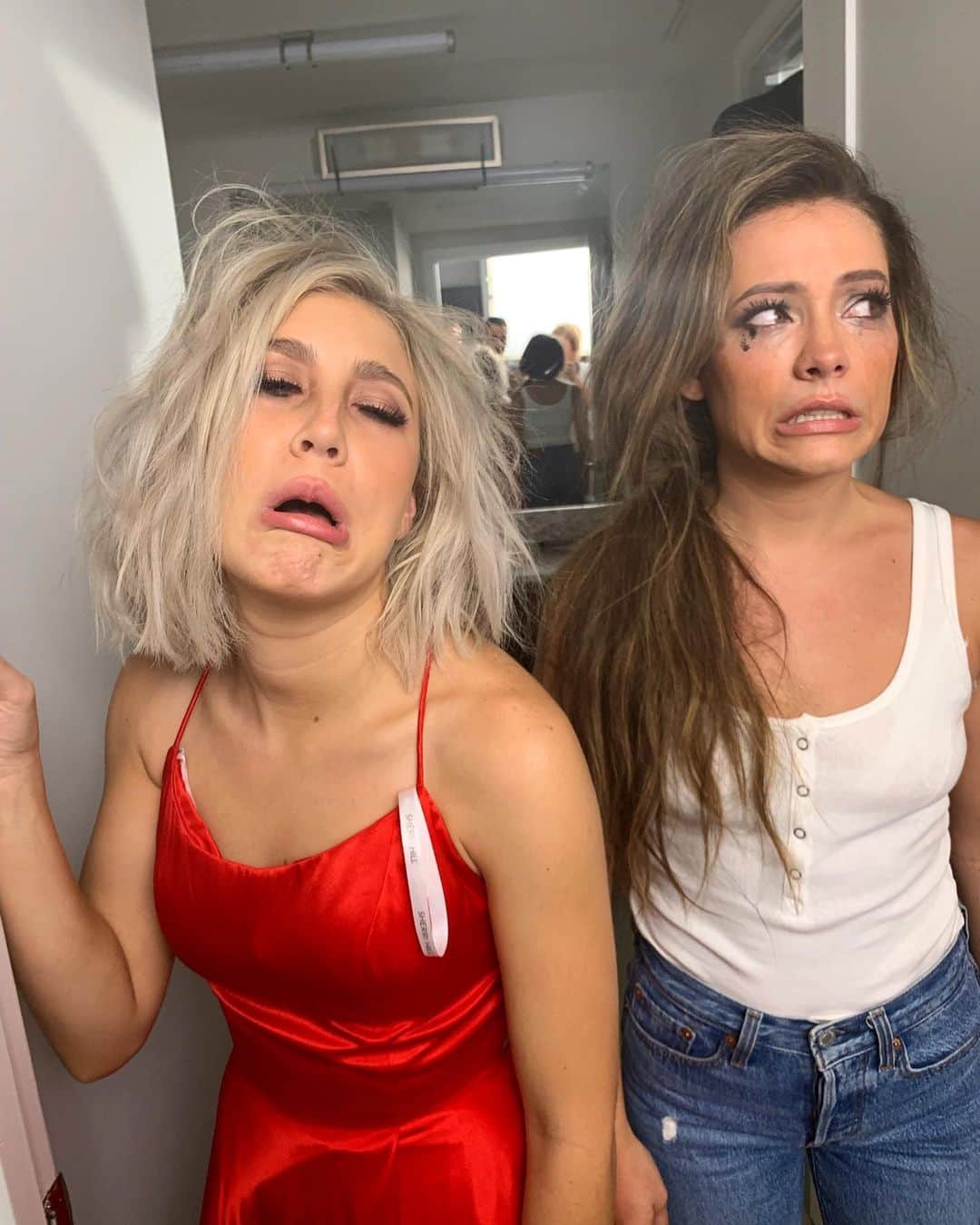 Maddie & Taeのインスタグラム：「2021, please love on all of us and the mess 2020 got us all lookin like.」