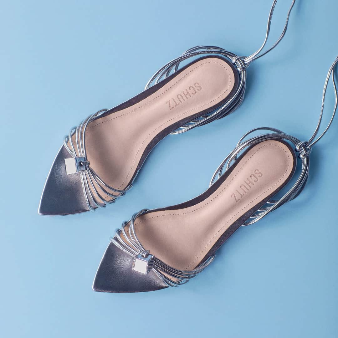 のインスタグラム：「SHINE BRIGHT ❤️ #schutzmetallic」