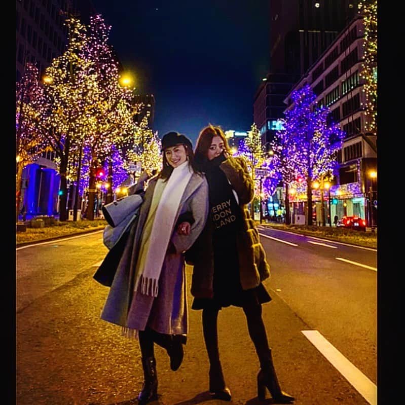 さきえさんのインスタグラム写真 - (さきえInstagram)「年の暮れに会うのはデフォね。 笑い疲れたいつもありがと♡  . . . #年末恒例 #illumination #night #nightphotography #osaka #model #style #photooftheday #photography #イルミネーション #lightup #bff #thanks」12月30日 4時10分 - sakie110