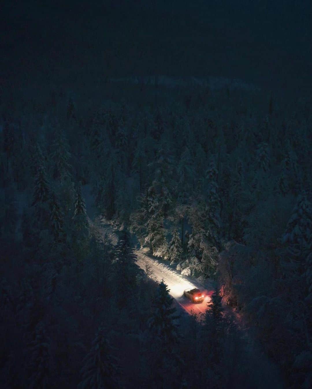 FOLKのインスタグラム：「My new favorite favorites. Which scene are you dying to visit? 1.) @morganphillips 2.) @ericmattt 3.) @bennybystrom 4.) @charlysavely 5.) @justschmodd 6.) @mickael_peralta 7.) @jonahmoose」