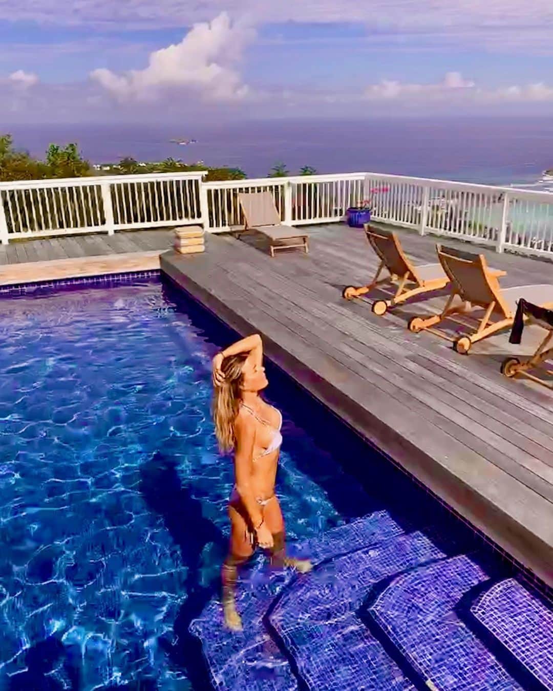 ケリー・キローレン・ベンサイモンさんのインスタグラム写真 - (ケリー・キローレン・ベンサイモンInstagram)「Violets are blue 💜💙  . . . . bikini @melissaodabash  #sbh #saintbarthelemy #stbarts #carribean #french #islandgirl #island #islandvibes #poolside #yacht #bikini #vacationmode #vacay #lifeisgood #recharge #kkbloves」12月30日 4時21分 - kellybensimon