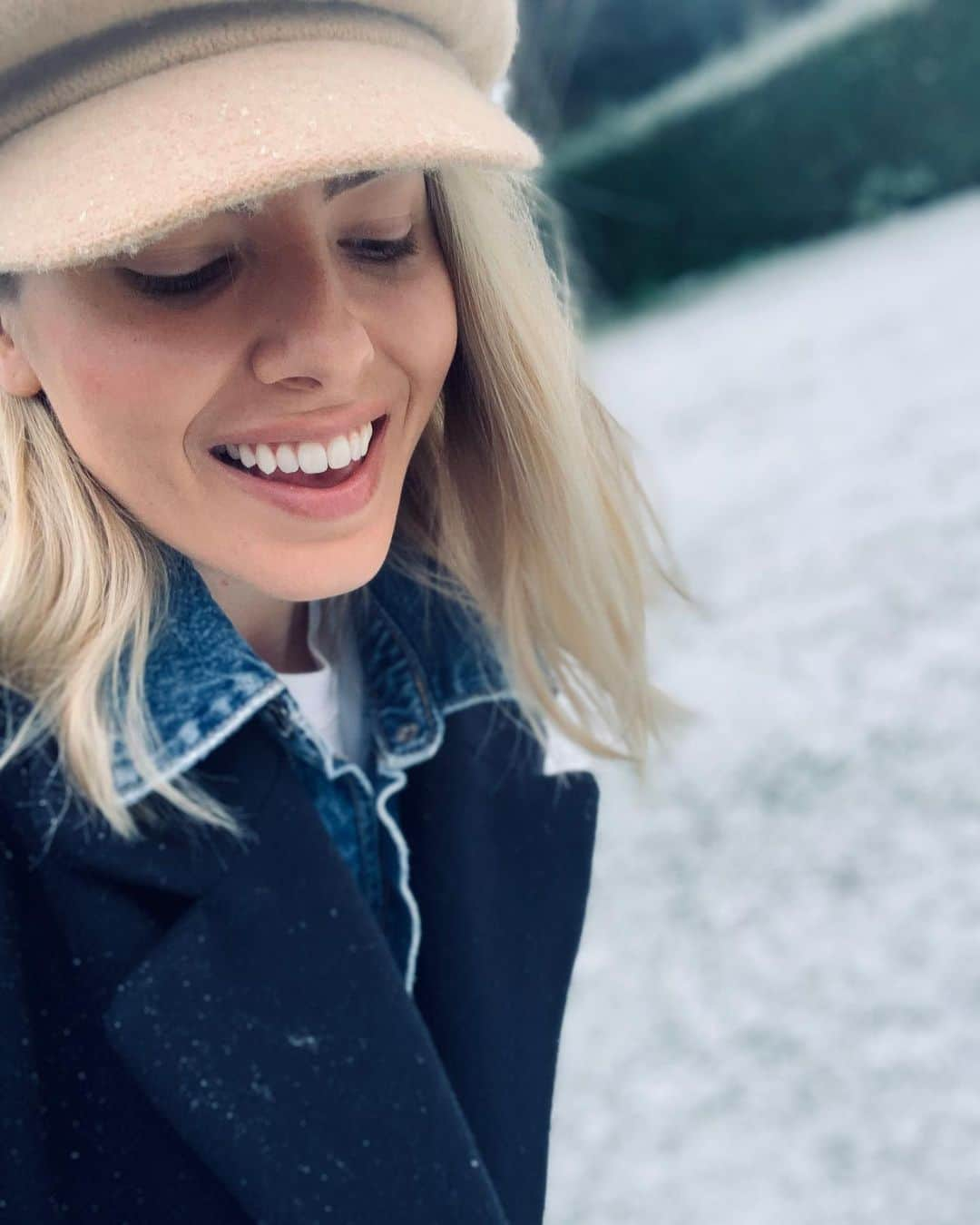 Mollie Kingさんのインスタグラム写真 - (Mollie KingInstagram)「Snow day ❄️」12月30日 4時47分 - mollieking