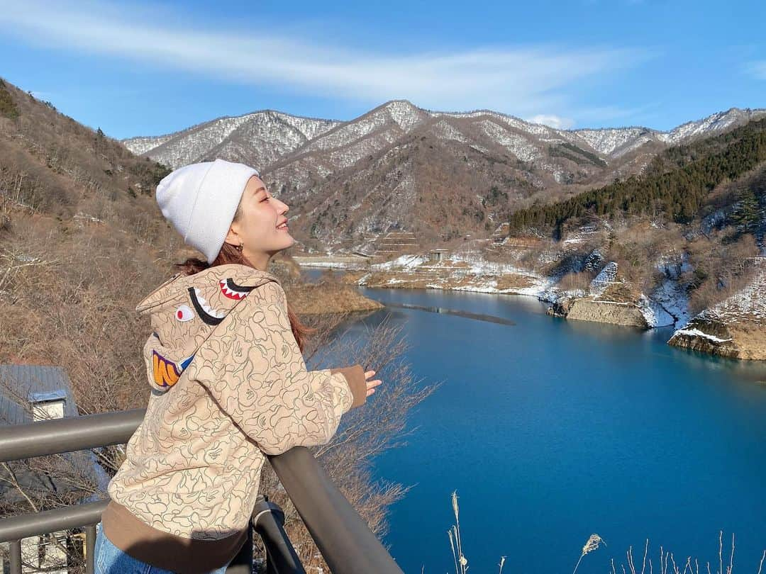 月城まゆさんのインスタグラム写真 - (月城まゆInstagram)「絶景すぎて目が生き返った❄️✨❄️✨ #奥四万湖 #群馬 #温泉 #四万温泉」12月30日 5時13分 - xo_mayu_xo