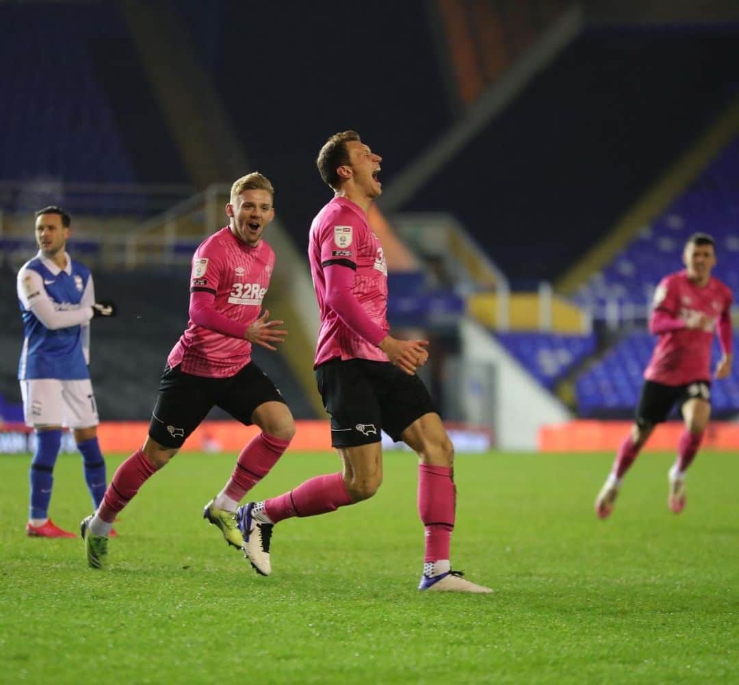 のインスタグラム：「What a great team performance tonight! Happy to score my first goal. It has been a while😁🐏 #coyr」