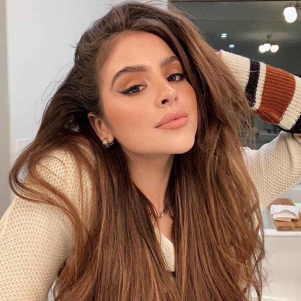 NYX Cosmeticsさんのインスタグラム写真 - (NYX CosmeticsInstagram)「@laurengiraldo rocks this cozy glam wearing out new LIFT & SNATCH! BROW TINT PEN in ‘Brunette’ + THE MARSHMELLOW SMOOTHING PRIMER + SHINE LOUD HIGH SHINE LIP COLOR in ‘Born to Hustle’ 💋✨ • #nyxcosmetics #nyxprofessionalmakeup #crueltyfreebeauty #veganformula」12月30日 5時49分 - nyxcosmetics