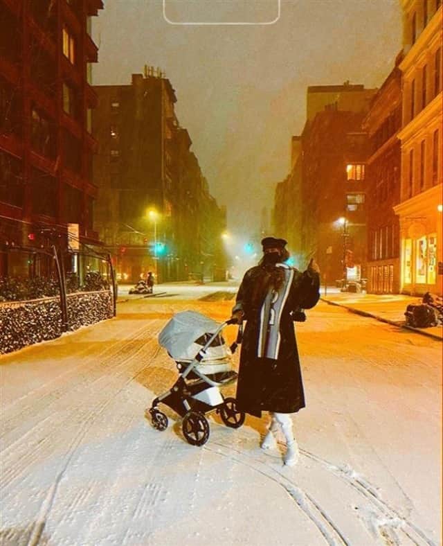 ブリクストンのインスタグラム：「Winter in the city @gigihadid wears the Kayla Cap. 🌨」