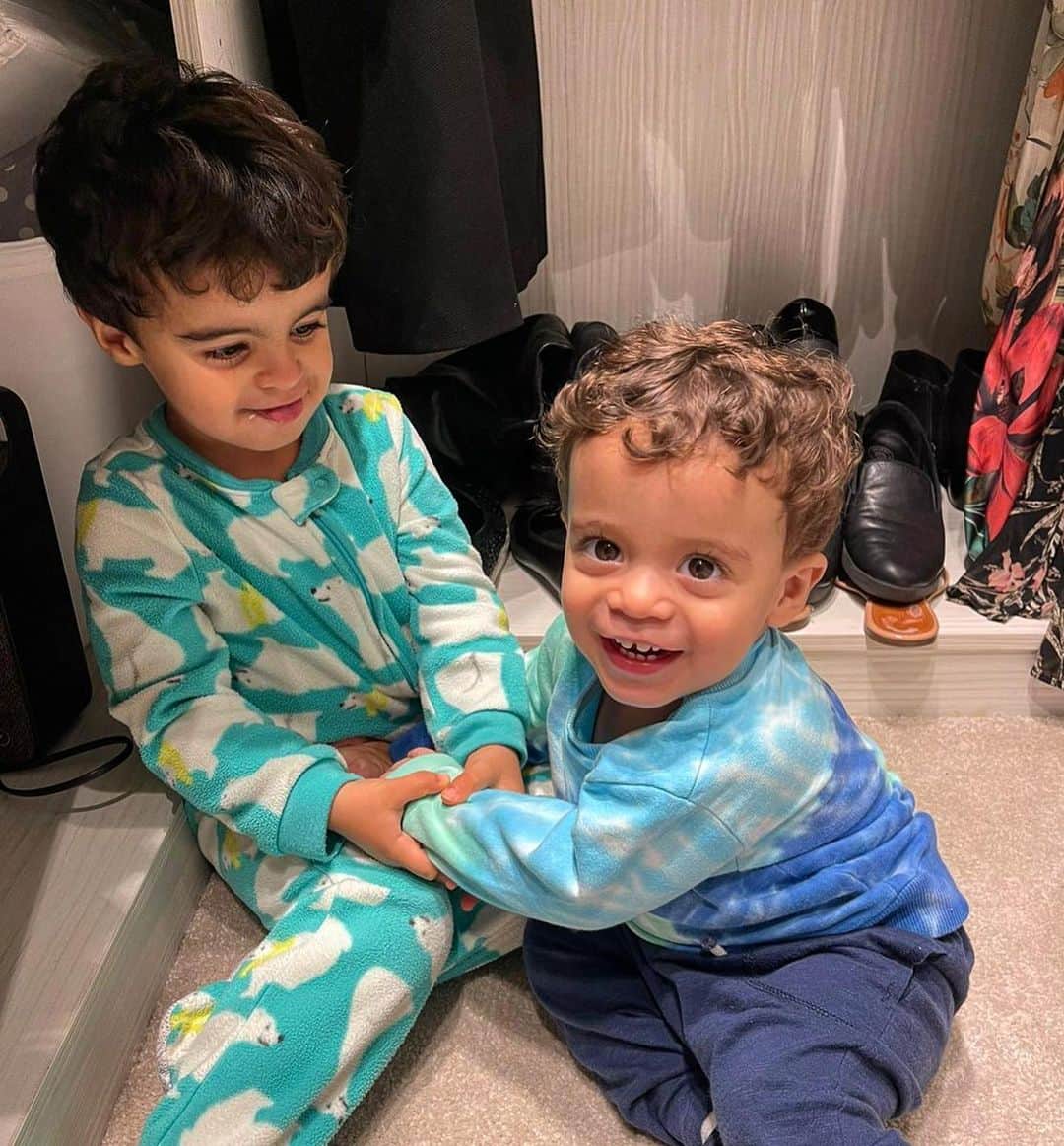 ルーカス・ロドリゲス・モウラ・ダ・シルヴァのインスタグラム：「Amor fraterno! 💙🙌🏽 #Miguel #Pedro #myboys #Bênçãos」