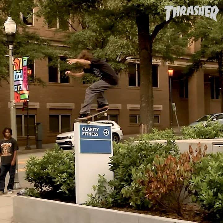 スラッシャーのインスタグラム：「🌎 @wrldformation video playing on ThrasherMagazine.com 🖥」