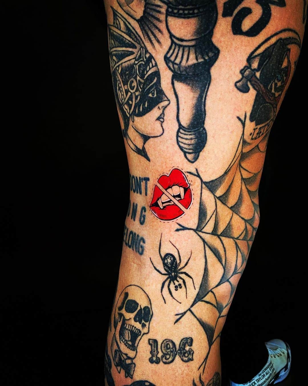 ティム・ハワードのインスタグラム：「👄 INKED 👄 @raphaelortiztattoos @inkedmag @inked_nyc」
