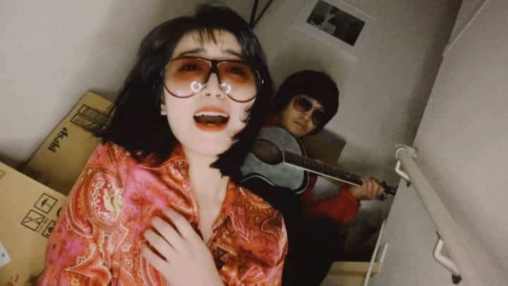 中里亜美のインスタグラム：「We covered🌹 「君が美しすぎて」野口五郎(1973年)  フルバージョンはYouTubeへ❣️  #君が美しすぎて #野口五郎 #歌謡曲 #時代をつなぐ歌謡曲シンガー」