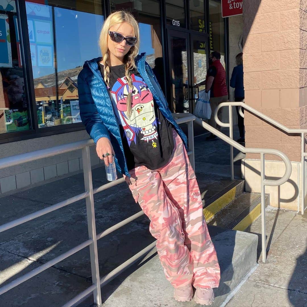 ケイリン・ルッソのインスタグラム：「💗💗💗」