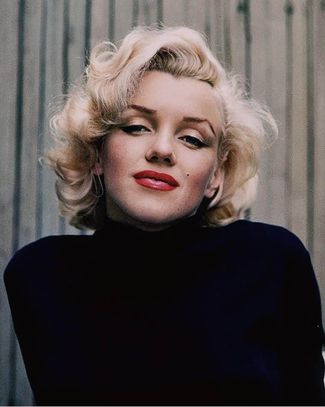 マリリン・モンローさんのインスタグラム写真 - (マリリン・モンローInstagram)「What’s your favorite thing about Marilyn?🖤 #marilynmonroe」12月30日 6時46分 - welovemarilyn