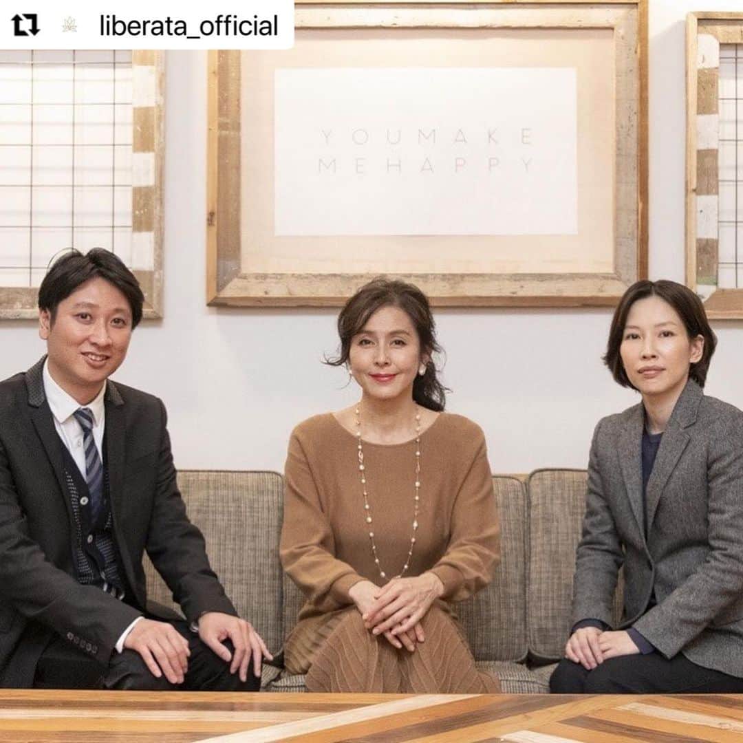 杉本彩のインスタグラム：「* * リベラータよりご挨拶！ 本年もリベラータをご愛顧いただきありがとうございました✨✨  　　↓↓↓  #Repost @liberata_official with @make_repost ・・・ リベラータは、本日29日から2021年1月4日まで年末年始の休業とさせていただきます。  今年は例年と違う大変な年になりましたが、私達リベラータが、無事一年を終えることができましたのは、日頃からご愛顧頂いております皆様のお陰でございます。 本当にありがとうございます。  2021年も、より良い商品とサービスをご提供できるよう努めて参りますので、どうぞ宜しくお願いいたします。  まだまだ寒さも厳しくなりそうですが、皆様どうかお身体には気をつけて、良いお年をお迎えくださいませ。  リベラータ プロデューサー 杉本彩 スタッフ一同  #リベラータ #杉本彩」