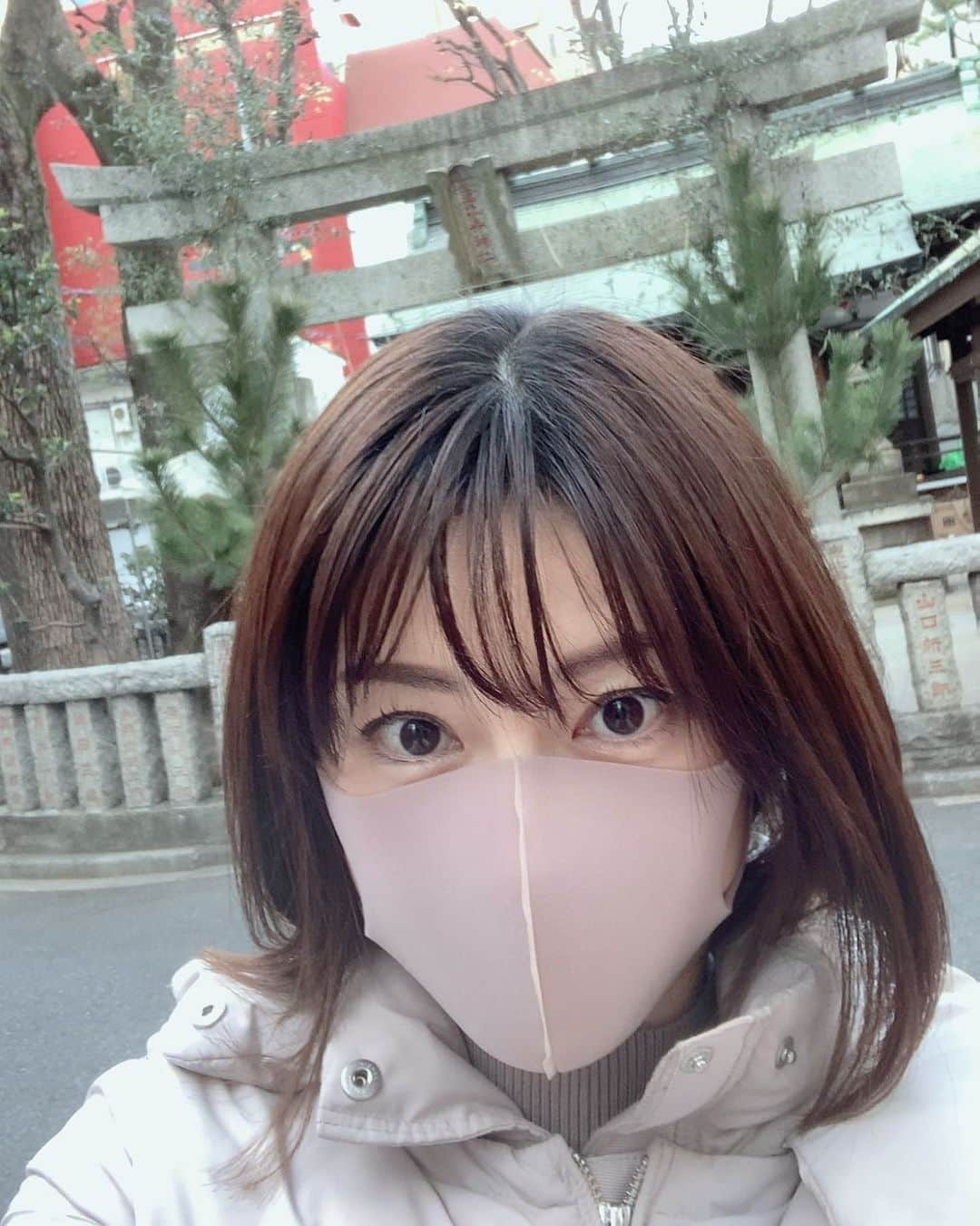 原史奈さんのインスタグラム写真 - (原史奈Instagram)「今年もお世話になりました 年内最後のお参り⛩ #恵比寿神社 #お参り #恵比寿 ﻿#原史奈 #ゴルフ #ゴルフレッスン #ゴルフ女子#ゴルフ大好き #golf #ゴルフウエア #ゴルフコーデ #ゴルフグッズ #ゴルフ動画 #ping #ピン #ping女子 #gle2 #g410 #even #archivio #アルチビオ #cuartounited #instagolf」12月30日 7時25分 - fuminahara