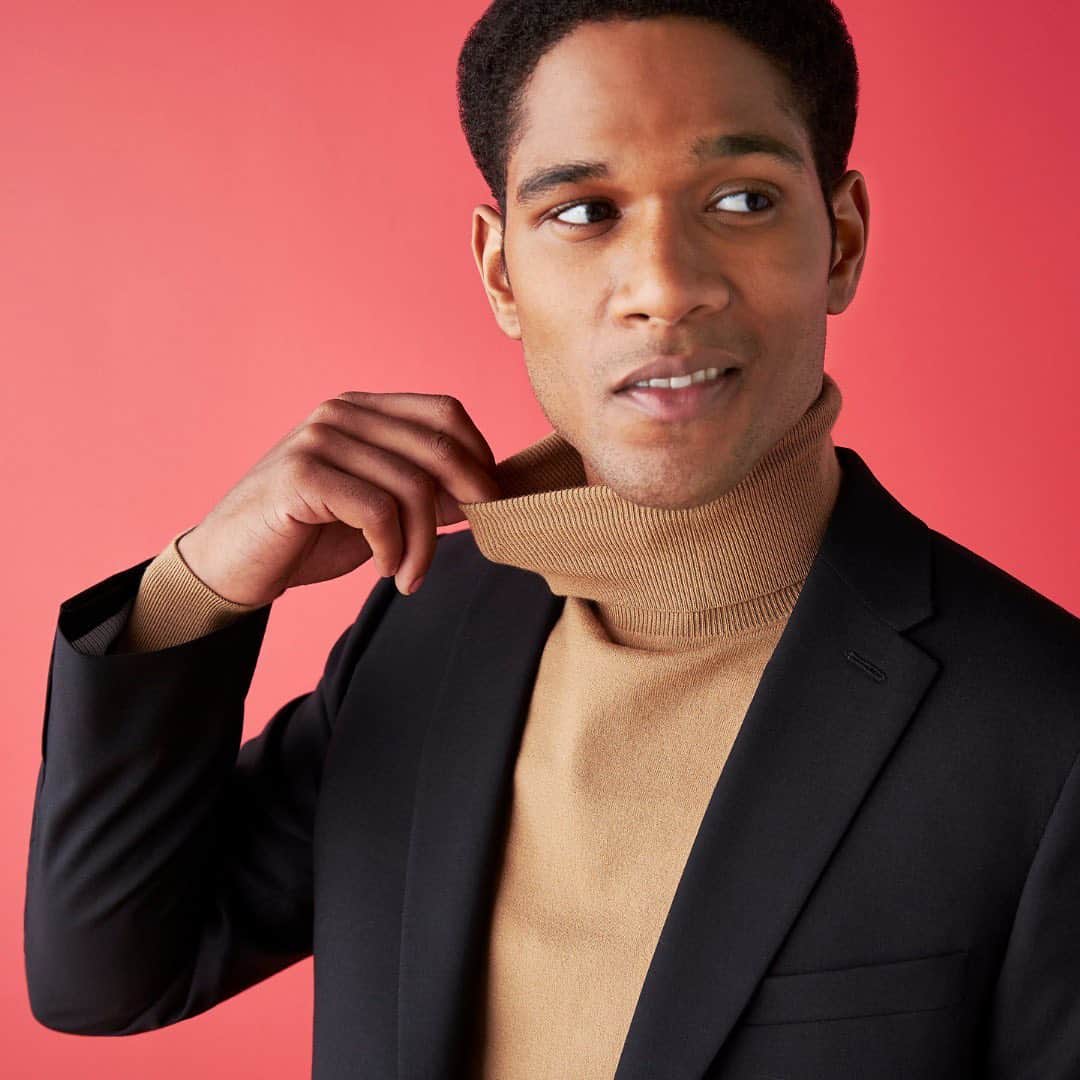 ペリーエリスのインスタグラム：「Your everyday classics got a modern twist. Wear with ultimate comfort as you layer up made from our moisture-wicking fabric to keep you warm and dry,   #LifeReadySince1976」