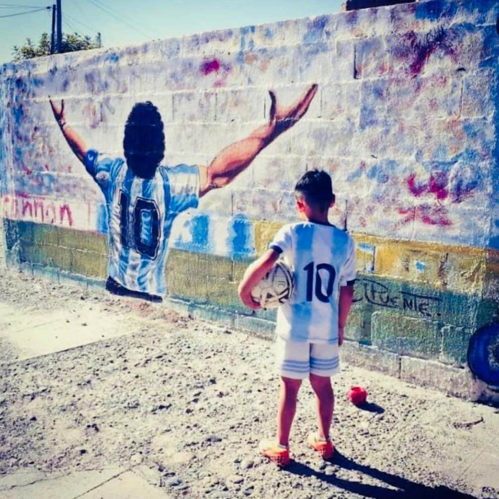 Black Jaguar-White Tiger さんのインスタグラム写真 - (Black Jaguar-White Tiger Instagram)「Remember that your son could be the next Maradona if you allow him to follow his Heart... Acuérdense que su hijo puede ser el siguiente Maradona si no lo sabotean... #Maradona #Argentina @lavidaisbeautiful」12月30日 9時21分 - blackjaguarwhitetiger