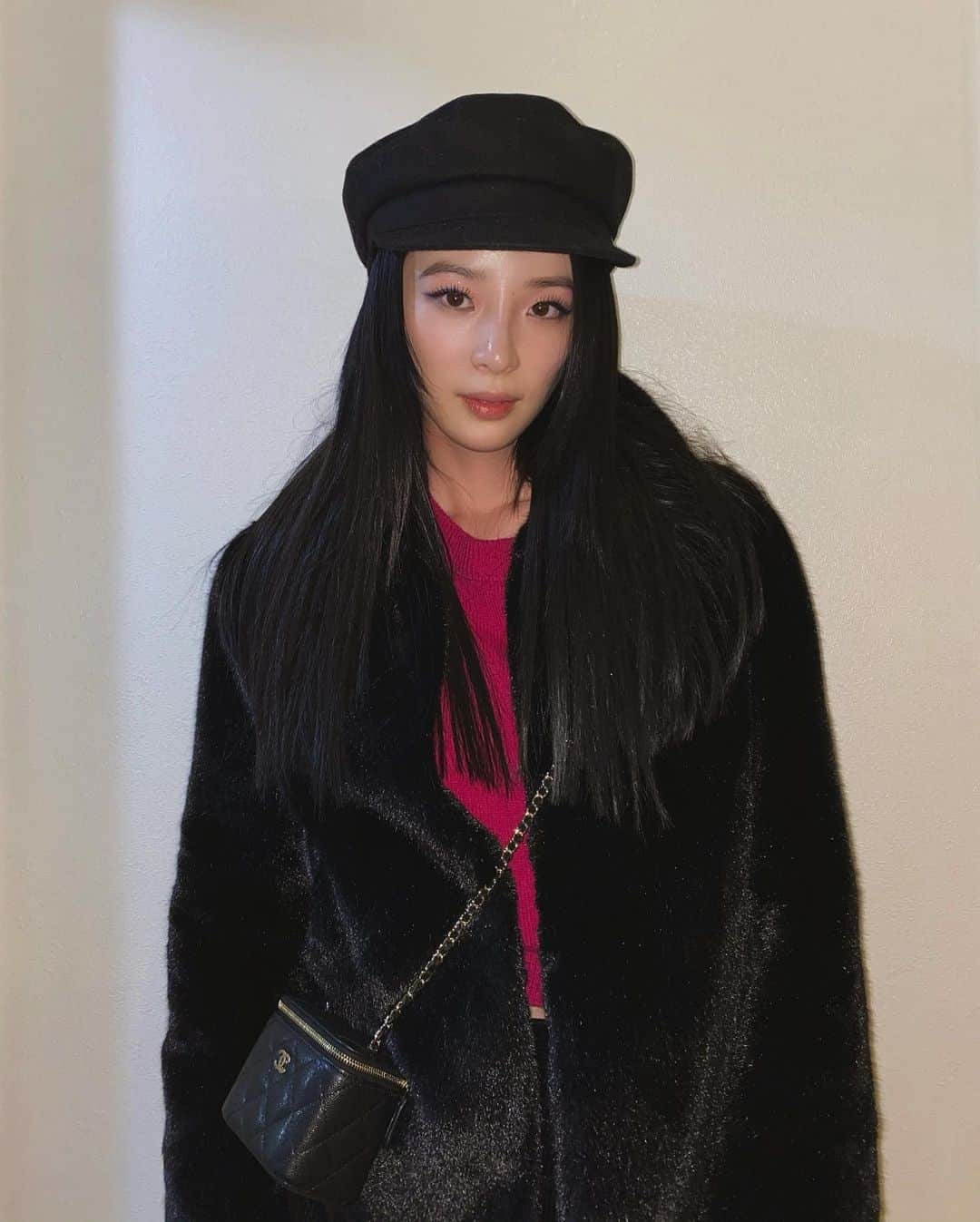 アイリーン・キムさんのインスタグラム写真 - (アイリーン・キムInstagram)「Fluff it up & keep warm 🖤」12月30日 9時20分 - ireneisgood