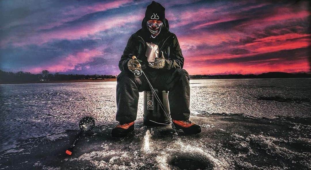 Filthy Anglers™さんのインスタグラム写真 - (Filthy Anglers™Instagram)「Who’s ready for ice?! I have no idea how we have never posted this image. What an amazing photo from our buddy @fishconsin2020 from last years ice fishing season. I have to tell ya, not the biggest fan of fishing on the ice but this photo is changing that, stunning. Think I might make it my screensaver on my computer! Haha, congrats buddy you are once again Certified Filthy. Looking forward to see what you pull up this season. www.filthyanglers.com #fishing #filthyanglers #nature #icefishjg #bassfishing #sunset #fish #hunting #bigbass #anglerapproved #outdoor #winter」12月30日 9時25分 - filthyanglers