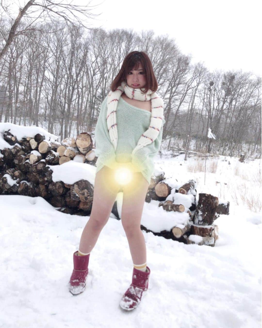 櫻美雪（旧さくらみゆき）のインスタグラム：「雪山グラビア2018☃️❄️  ⚠️趣味ぽく見えるけどお仕事です  #av #av女優 #jav #sexy #porn #japanese #japanesegirl #japaneseporn #photo #photography #秋葉原 #akihabara #lingerie #lingeriesexy #下着 #ベビードール　#黒髪 #cleavage #boobsgram #セクシー女優　#おしり #お尻 #ass #snow #snowmountain #雪　#雪山　#グラビア #撮影 #週刊ポスト」