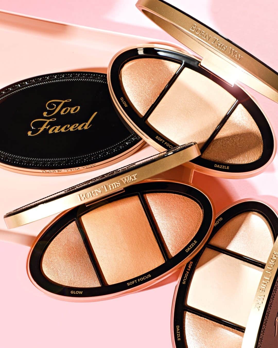 Too Facedのインスタグラム：「The perfect winter glow! 😍 Our Born This Way Highlighting Palettes refract light for a perfectly-lit complexion anywhere you go! #toofaced」