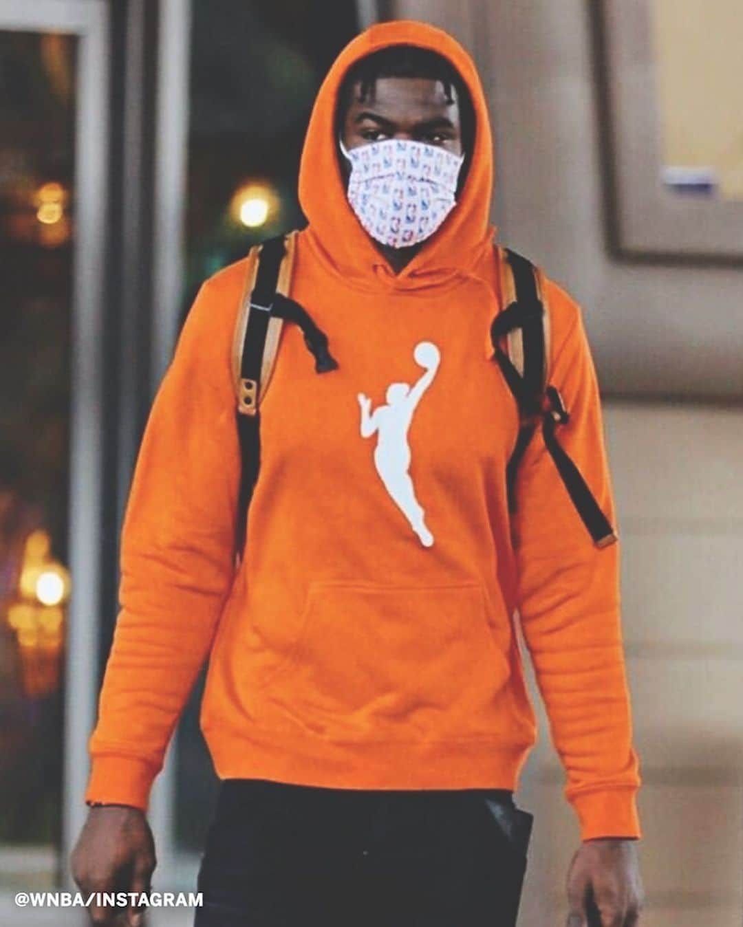 espnさんのインスタグラム写真 - (espnInstagram)「The Orange Hoodie 🧡 (via @ebtheceleb)」12月30日 9時59分 - espn