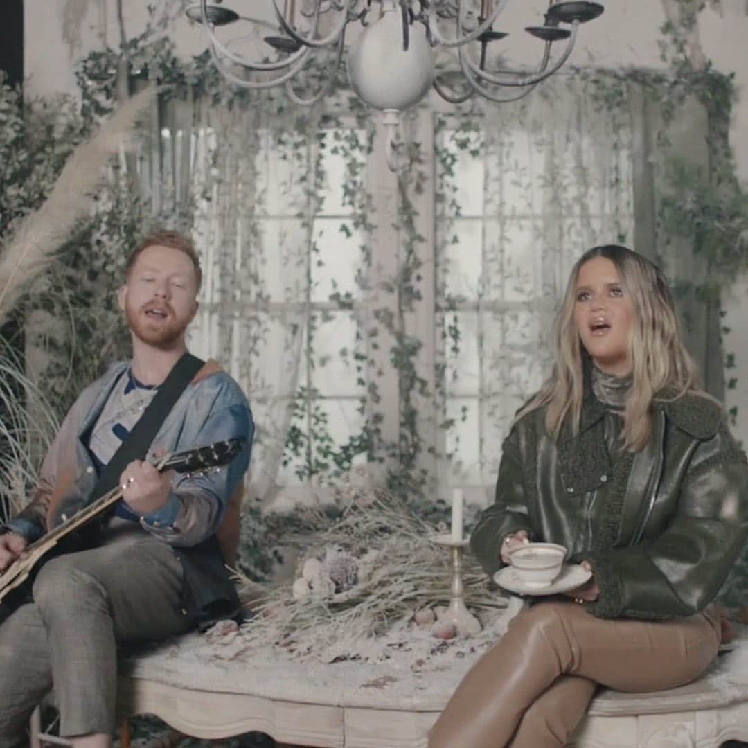 Vevoさんのインスタグラム写真 - (VevoInstagram)「As @jpsaxe says, one song is not enough to capture it all. So he teamed up with @marenmorris to make "Line by Line," another heartfelt song ❤️ ⠀⠀⠀⠀⠀⠀⠀⠀⠀ ▶️[Link in bio] #jpsaxe #marrenmorris #linebyline」1月14日 6時01分 - vevo