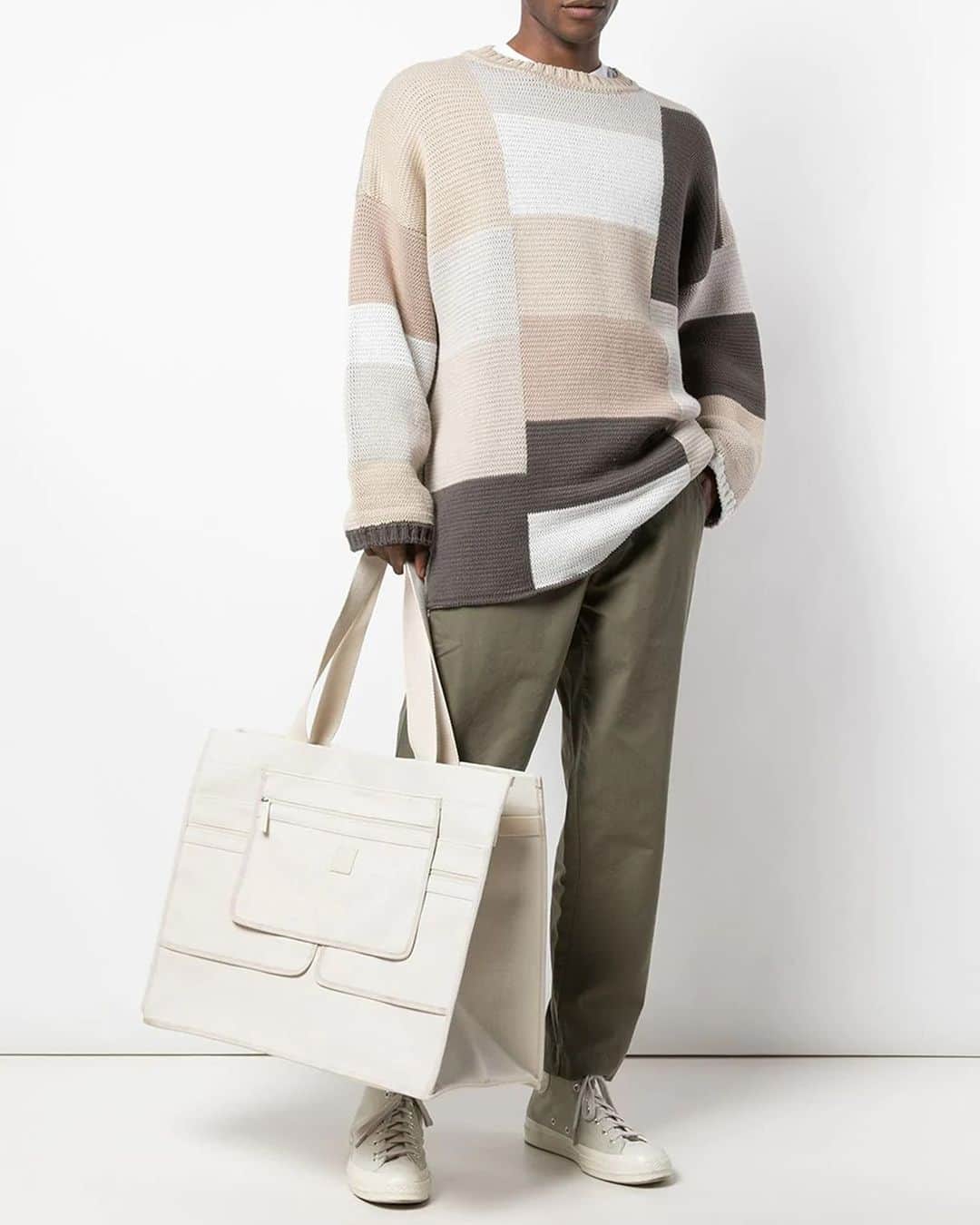 ウォントのインスタグラム：「Find us at @farfetch. Characterized by refined craftsmanship and a timeless appeal, discover our minimalist collection on farfetch.com.  #wantlesessentiels #farfetch」