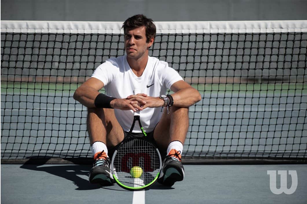 カレン・ハチャノフのインスタグラム：「I’ll see you on TopCourt! So excited to be part of the family and  soon share story about my childhood,how I started to play tennis and my career. @topcourtofficial   Увидимся на платформе TopCourt! Буду рад в скором времени поделиться историей своего детства,кто привел меня в спорт, и рассказать про свой путь в теннисе! @topcourtofficial」