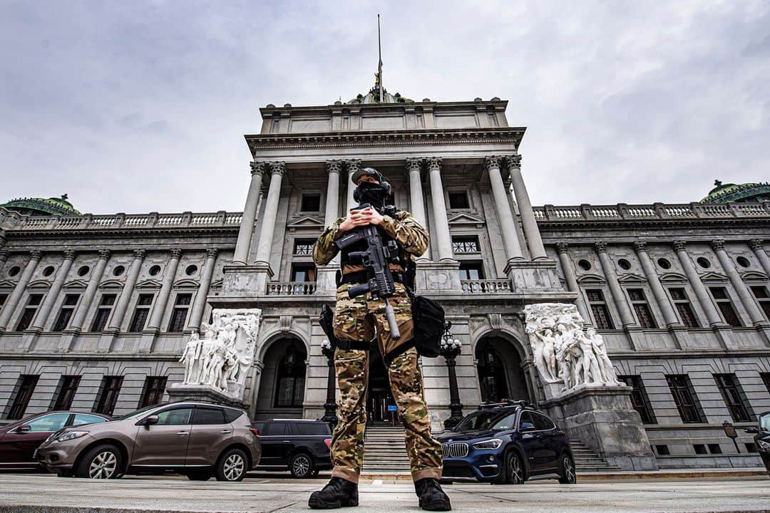 NBC Newsさんのインスタグラム写真 - (NBC NewsInstagram)「A member of the Pennsylvania Capitol Police stands guard at the entrance to the Pennsylvania Capitol Complex in Harrisburg. State capitols across the country are under heightened security after the siege of the U.S. Capitol last week.⁠ ⁠ 📷 Jose F. Moreno / The Philadelphia Inquirer via @apnews」1月14日 4時48分 - nbcnews